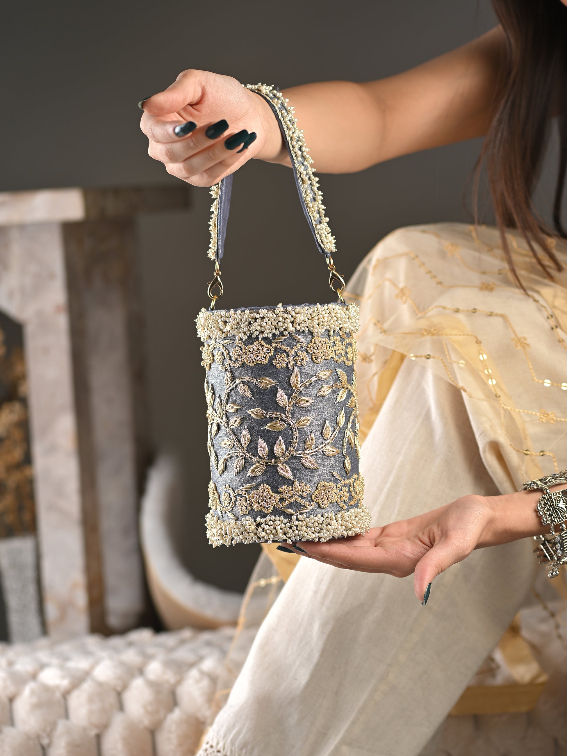ZARIYAH ZARI & PEARL BAG (Copy) ladybossbyegoss