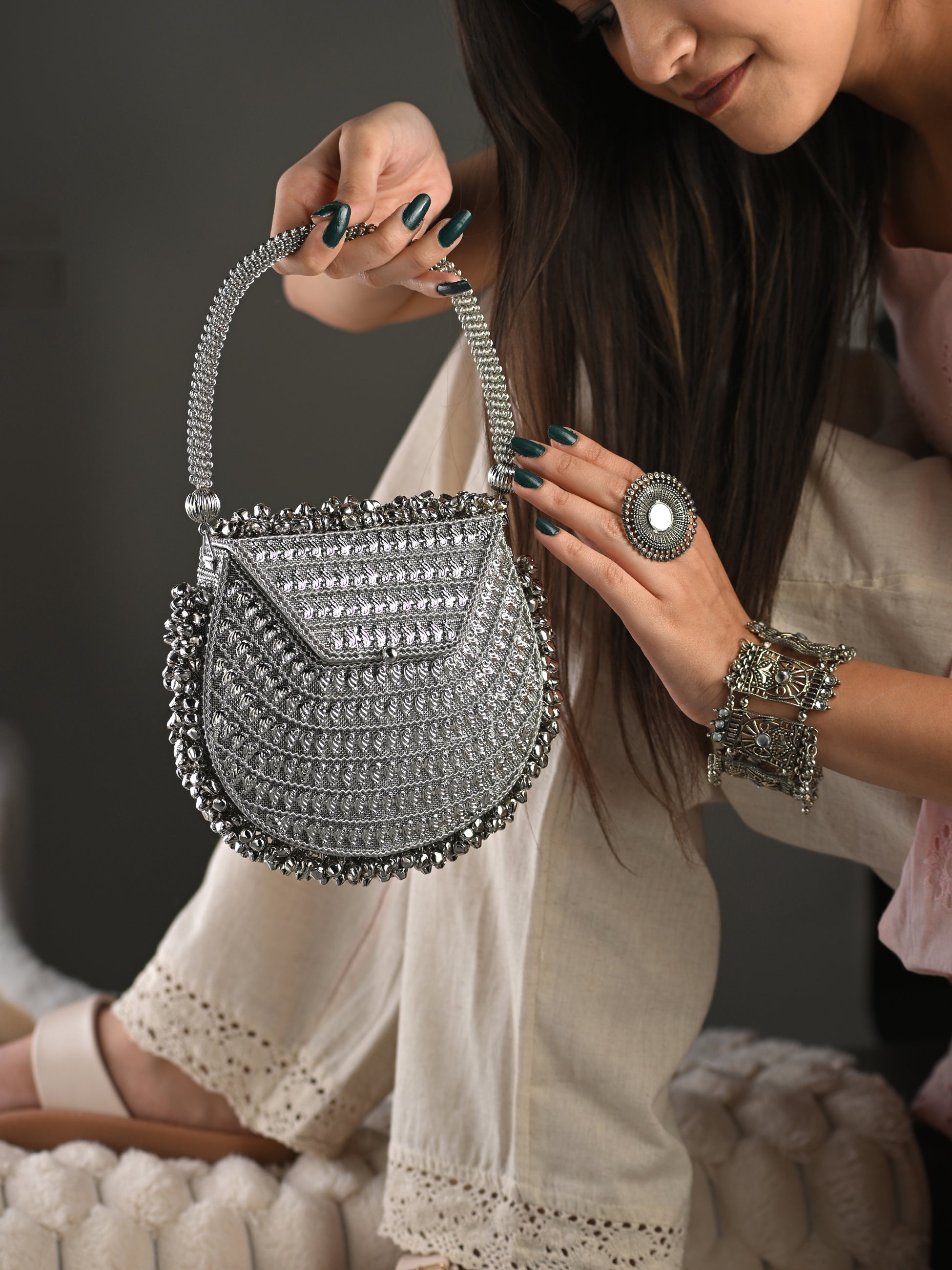 GOLD METAL MINI BATUAA (Copy) ladybossbyegoss