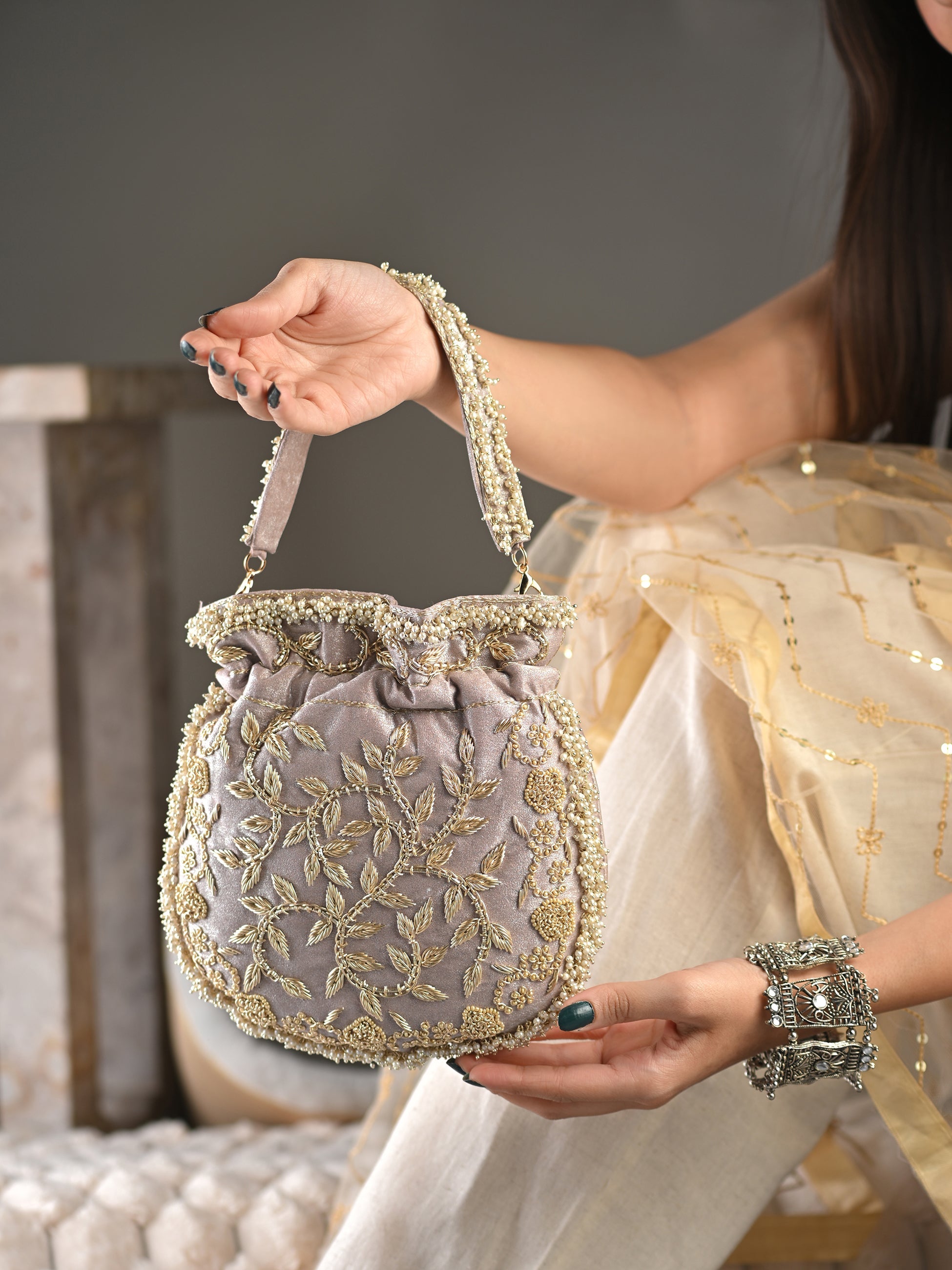 ZARIYAH ZARI & PEARL BAG (Copy) ladybossbyegoss