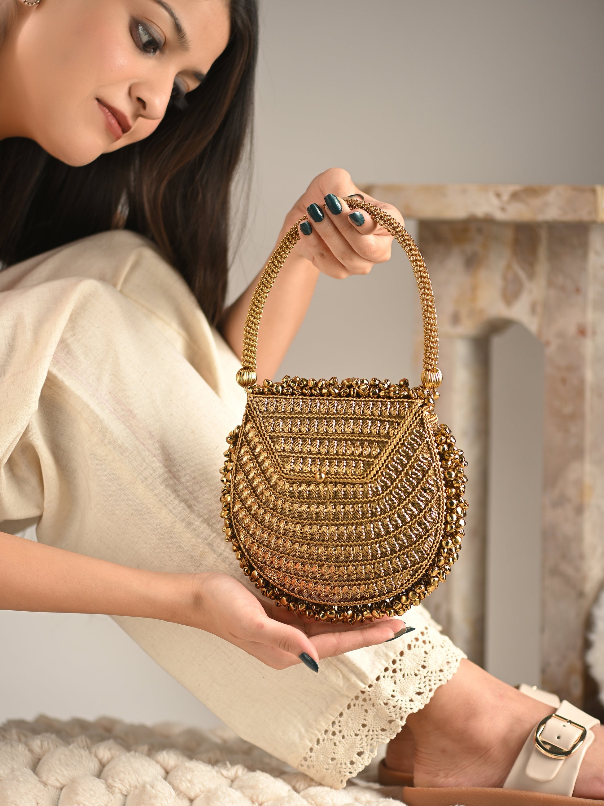 GOLD METAL GHUNGROO BAG ladybossbyegoss