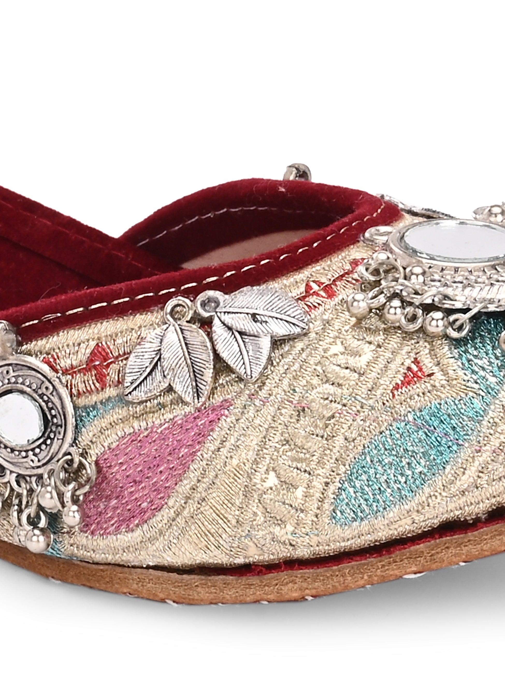 Juttis For Women by Lady Boss Egoss Shoes