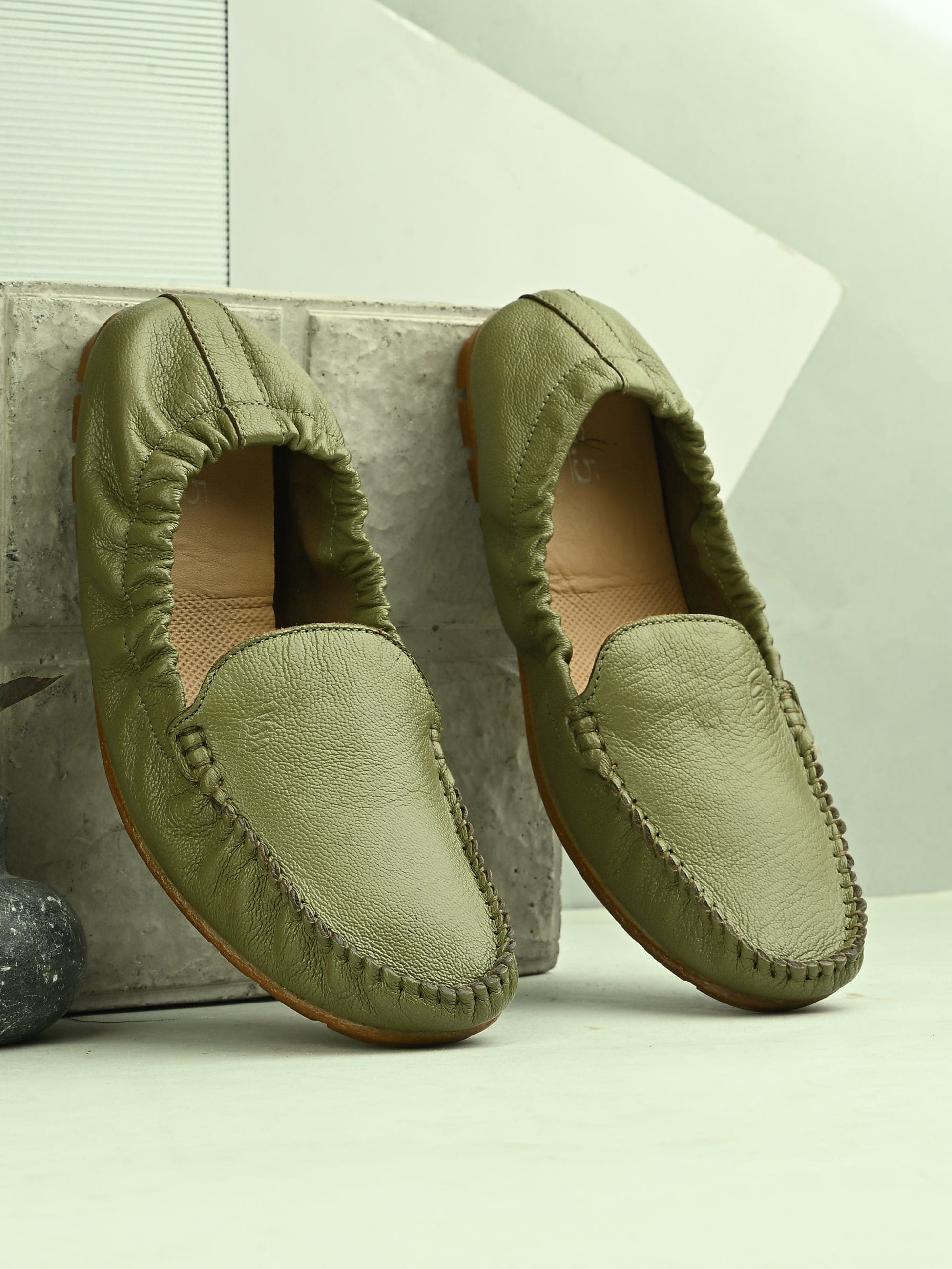JUS' STREACH ME LOAFERS ladybossbyegoss
