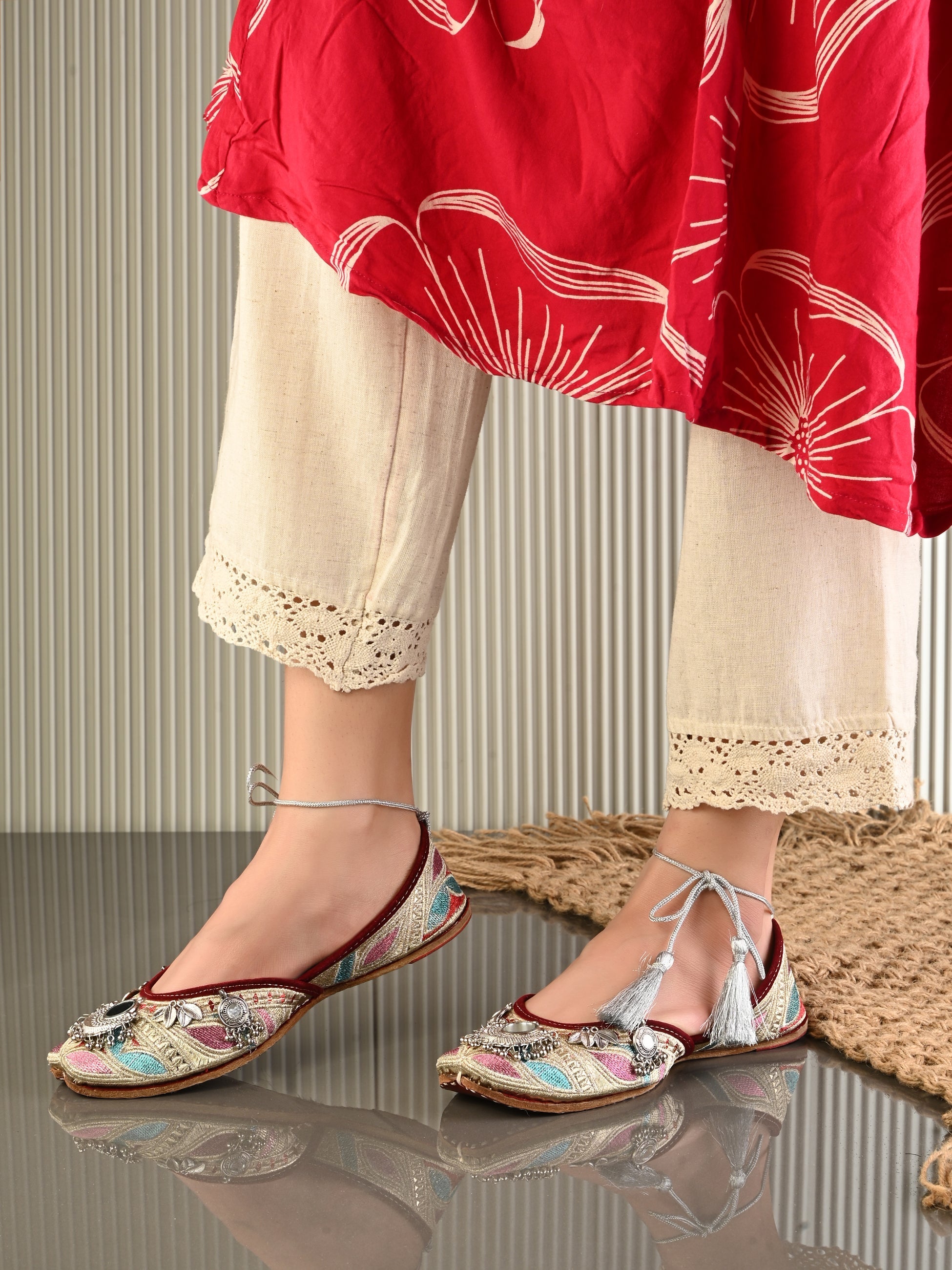 Juttis For Women by Lady Boss Egoss Shoes