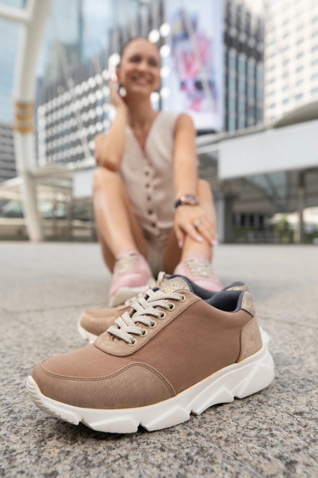 Savoura Sneakers - ladybossbyegoss